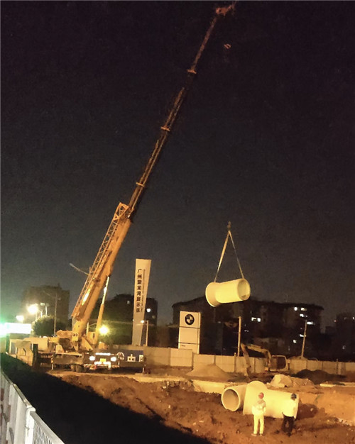 应县“弯臂矫正”—— 吊车的 “形变补偿” 技术